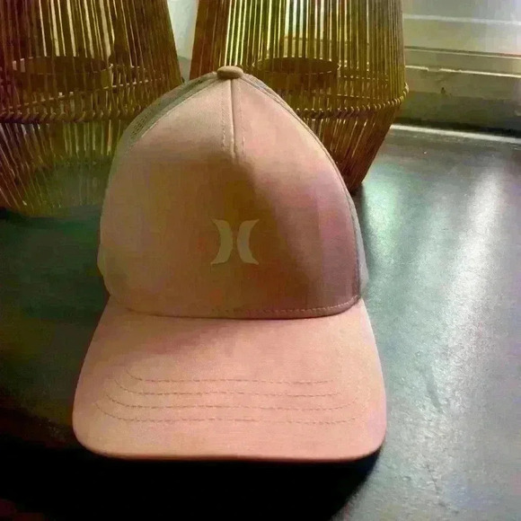 Hurley Accessories - Hurley Montana Trucker hat Pink and White